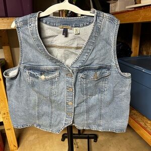 V-neck denim vest